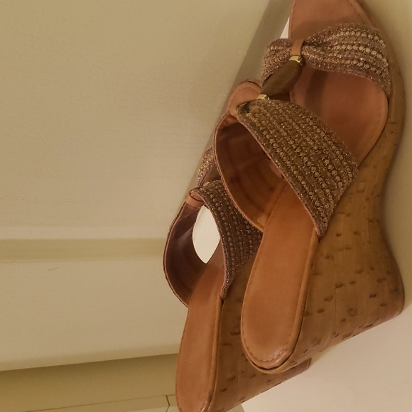 COGNAC SANDAL STYLE WEDGE SHOE 3.5" high size 8.5 - Picture 3 of 6